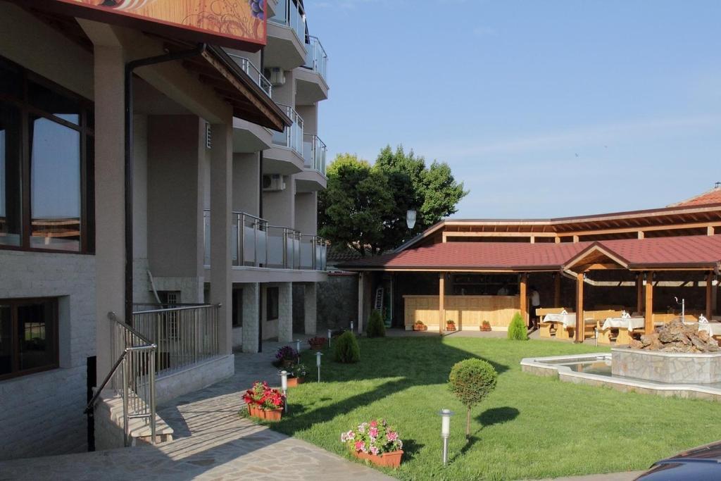 Hotel Akre Каварна Екстер'єр фото